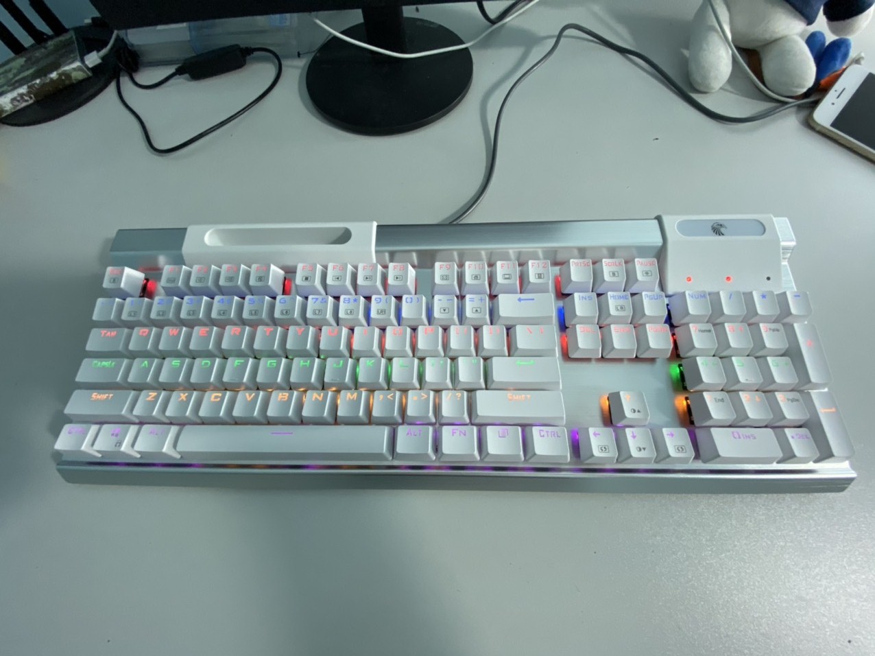 Bàn phím cơ X-9100 Tặng đế kê tay 10 chế độ led