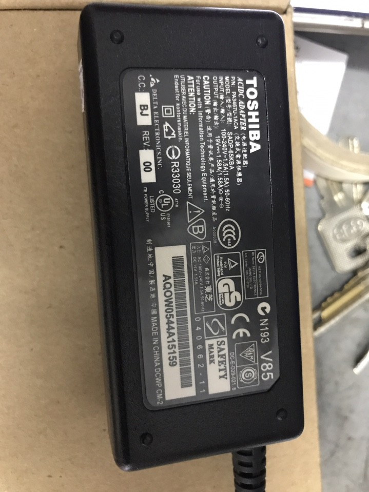 SẠC TOSHIBA 19V - 1.58 A. BH 3 THÁNG