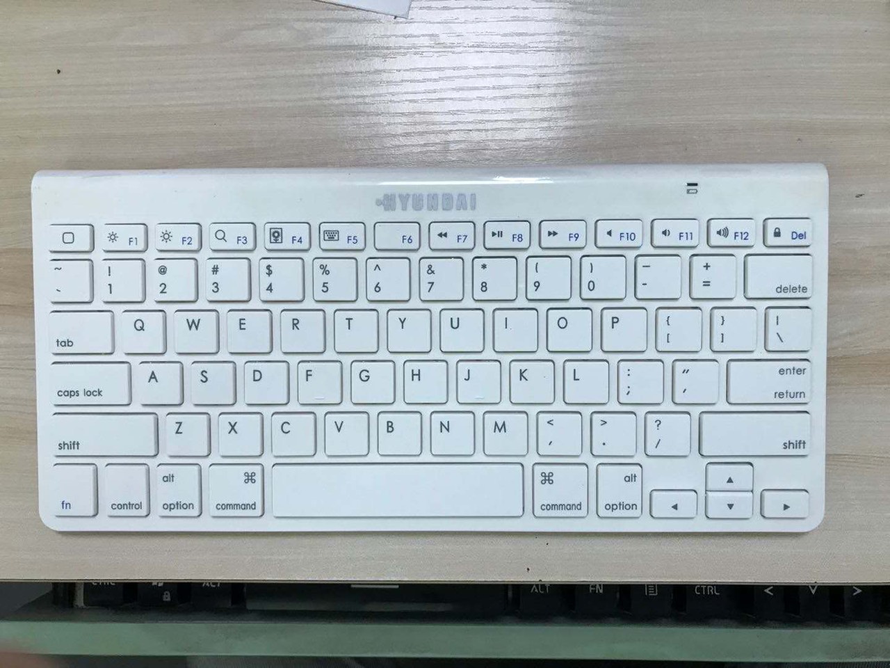 Bàn phím wireless bluetooth HUYDAI HY-BTA8 cho điện thoại, ipad, Laptop, smart tv