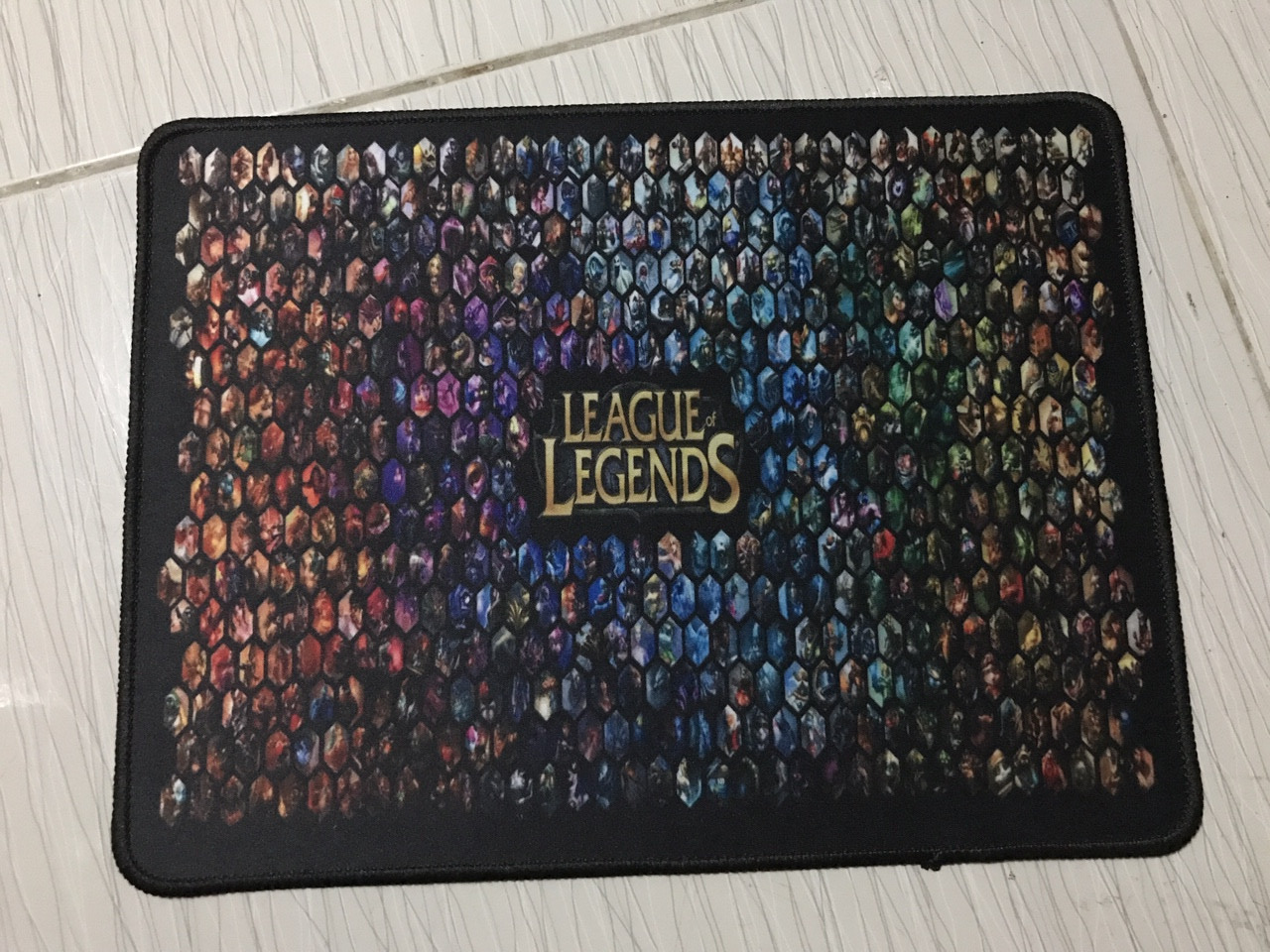 LÓT CHUỘT LIÊN MÌNH HUYỀN THOẠI 32CMX24CM X4 LY KHÂU VIỀN